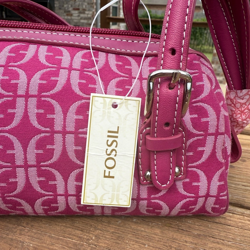 NWT! Fossil Rare Vintage Magenta Logo Pink Barrel Shoulder Bag - Picture 7 of 8